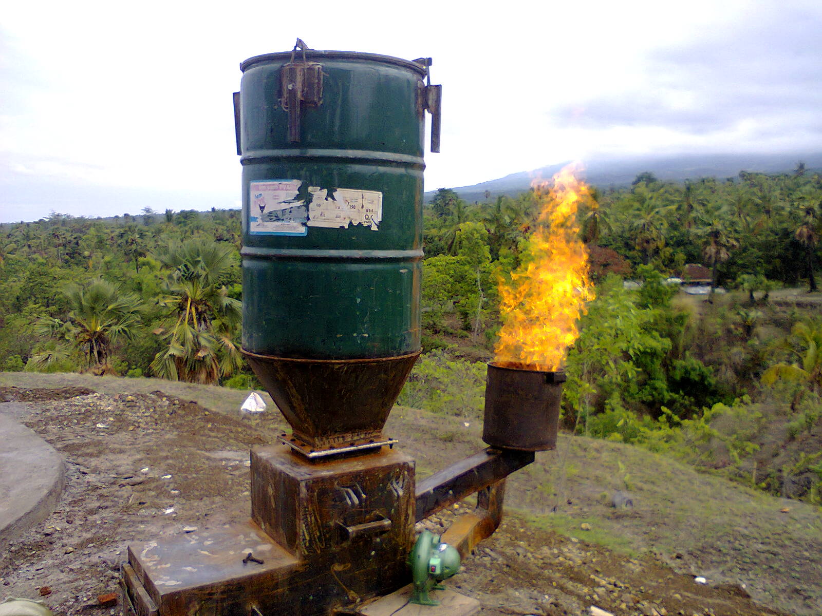 Early version of the gasifier with a flare